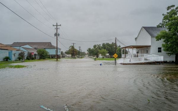 Hurricane Francine Strikes Louisiana, Leaving Thousands Without Power