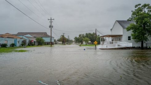 Hurricane Francine Strikes Louisiana, Leaving Thousands Without Power