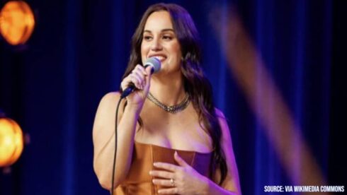 Comedian Hannah Berner Breaks Boundaries in Netflix's Roast Special: Addresses Blake Lively Joke Debate