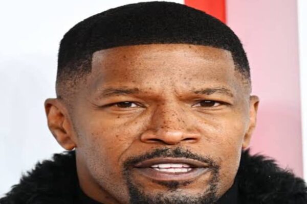 Jamie Foxx Suffers Shocking Injury After Glass Attack at Birthday Dinner – Fans Praise His Resilience