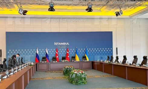 Russia and Ukraine Hold Peace Talks in Istanbul After Trading Overnight Attacks
