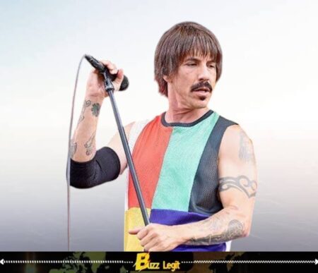 Anthony Kiedis at Center of Debate Following Personal Essay in Vogue