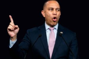 Jeffries Promises Strong Response to Midterm Gerrymandering Claims