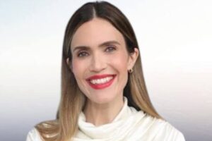 Mandy Moore Speaks Out on “Toxic Mom Group” Controversy