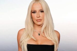 Tana Mongeau Questions How Influencers Treat Everyday Workers