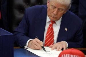 Trump Signs DHS Funding Bill, Ending Lengthy Shutdown Amid ICE Dispute