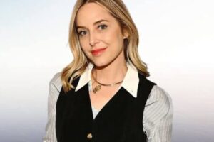 Jenny Mollen Accused of Crossing Privacy Lines With Sid Photo Post
