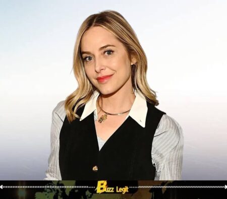 Jenny Mollen Accused of Crossing Privacy Lines With Sid Photo Post