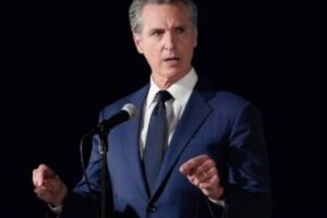 Gavin Newsom Campaigns in Nevada to Challenge Trump's Midterm Push