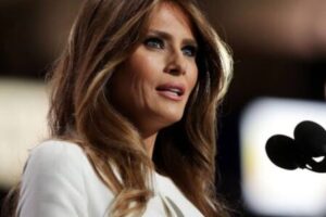 Melania Trump Returns to the Center of Political Gossip