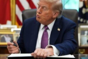 Midterm Convention Becomes Trump Political Gamble Yet as Republicans Rewrite Campaign History