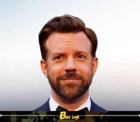 Jason Sudeikis Crashes the Music Party as Ted Lasso's Theme Song Turns Concert Into Richmond FC
