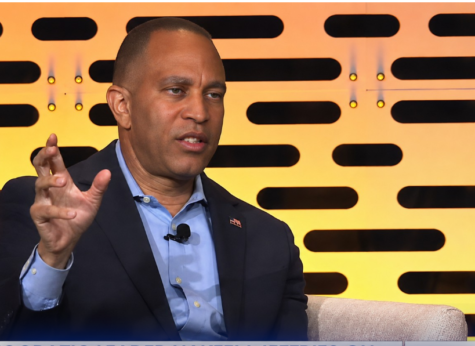 Hakeem Jeffries Takes Aim at Supreme Court, Calls for Citizens United Repeal as Democracy Debate Heats Up