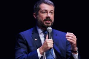 Pete Buttigieg Quietly Tests The 2028 Waters With New Mexico Campaign Stop