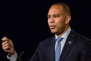 Hakeem Jeffries Asks Why Washington Is Counting Seniors’ Dollars While Elon Musk’s Contracts Draw Billions