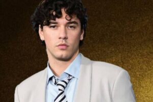 Off Campus’ Season 2 Drama: Belmont Cameli Teases Garrett and Hannah As They Refuse To Leave The Hockey Rink