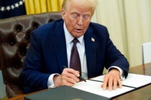Trump Pulls Nearly $1bn From Congress-Approved Spending as Budget Battle Explodes