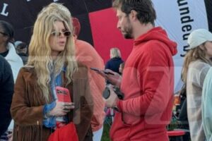 Jessica Simpson’s Romance With Thomas Eisenhood Takes Center Stage as Public Outing Raises Fresh Question