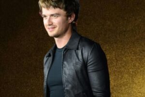 Joe Keery Swaps Hawkins for Broadway as ‘Stranger Things’ Star Juggles Acting, Music and a Mission to Save Christmas
