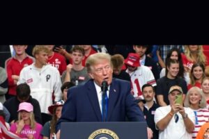 Trump Says Democratic Congress Could Put America's Economy in Danger